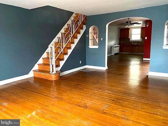 2nd image of 6017 Roosevelt Blvd