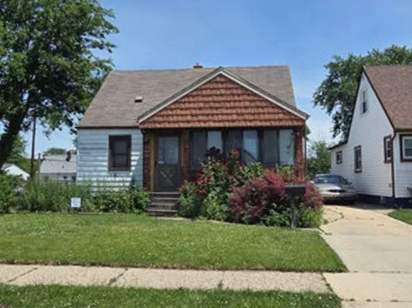 26214 Chippendale St, Roseville, MI 48066