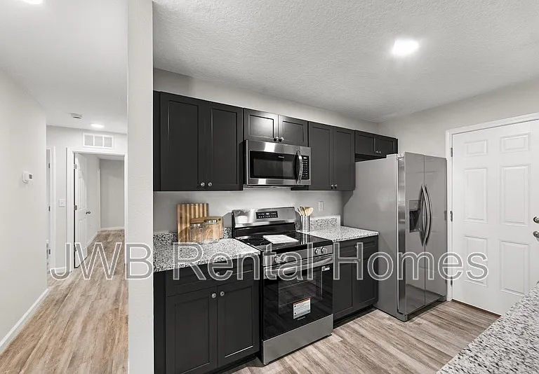 8704 7th Ave — Photo 2