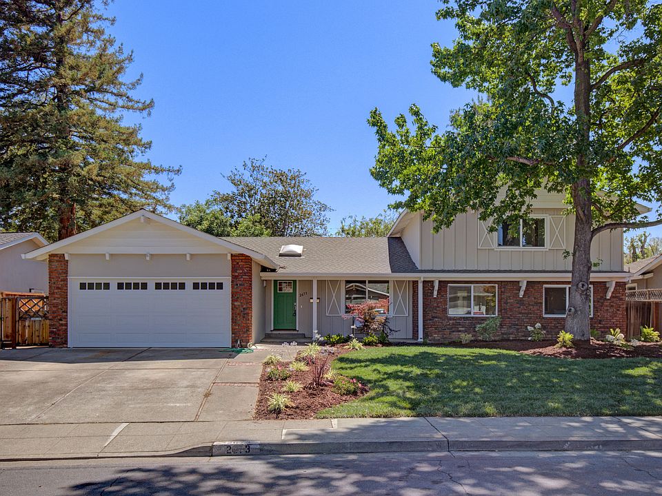 1st image of 2673 Yorkton Dr