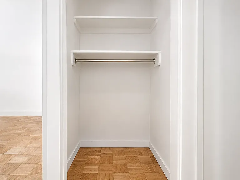 213 E 37th St #5G — Photo 5