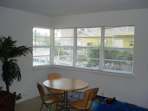 4th image of 350 S Shore Dr APT 4