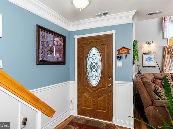 5th image of 74 Winchester Dr