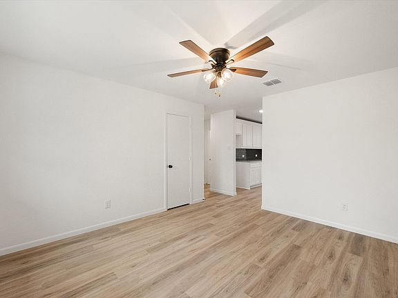 5th image of 5504 Westcrest Dr
