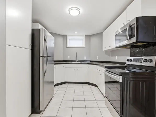 82 Blake St #B, Hyde Park, MA 02136