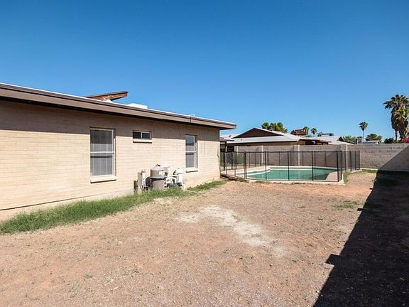 2nd image of 1549 W Pampa Ave