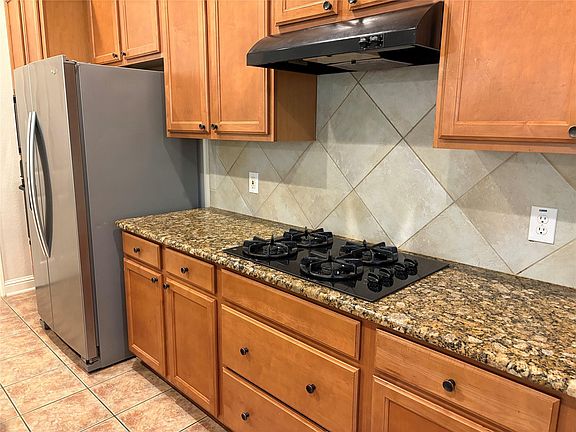 5th image of 15209 Interlachen Dr