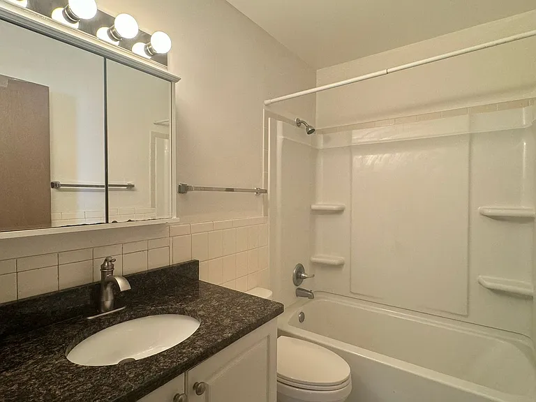 614 E. Jefferson Street — Photo 8