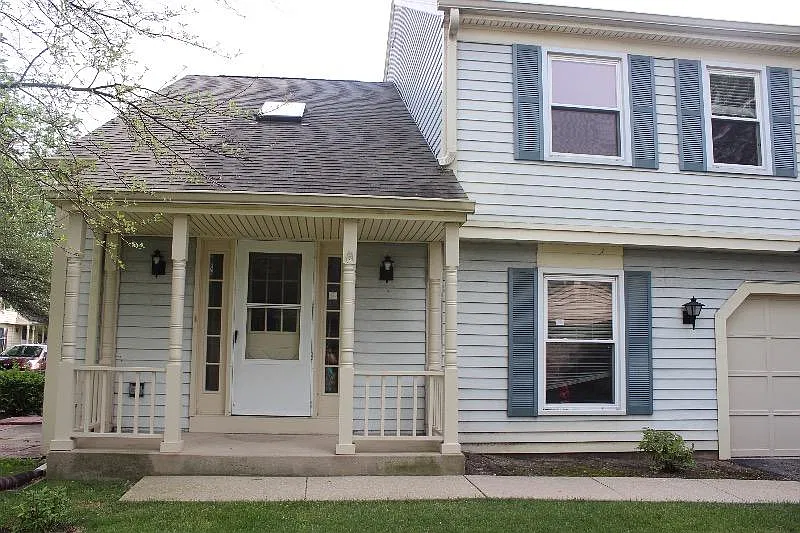 2 bed, 1.5 bath, 1250 sqft, $2,400 — Photo 2