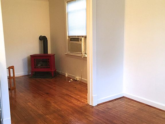 3rd image of 3215 Idlewood Ave