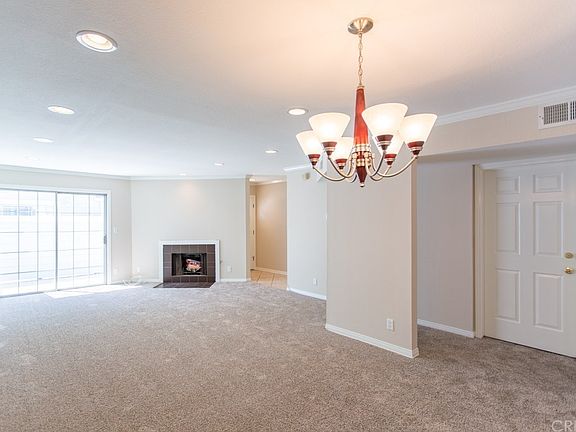 3rd image of 7306 Balboa Blvd Unit D