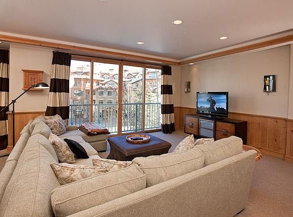 3rd image of 565 Mv Blvd #301