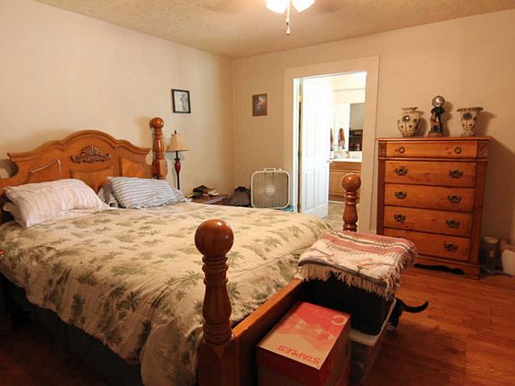5th image of 3606 Eakers St