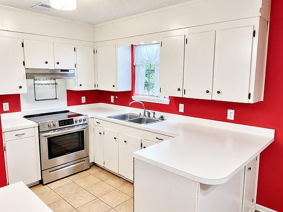 5th image of 106 Orchard Cir