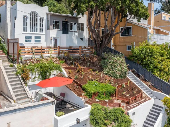 6652 Outlook Ave, Oakland, CA 94605