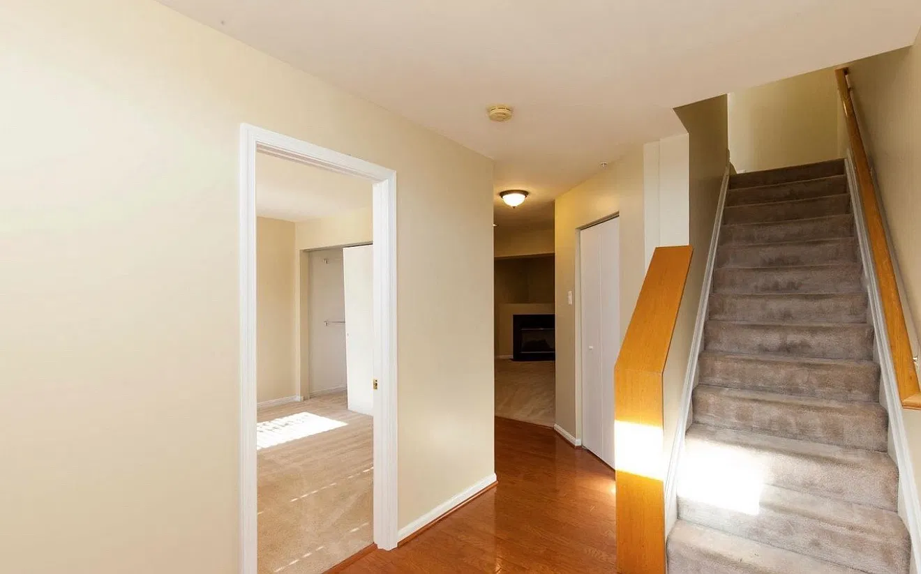 4 bed, 3.5 bath, 2080 sqft, $3,000 — Photo 4