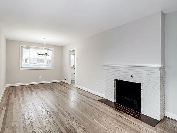 4th image of 2940 Terrace Dr
