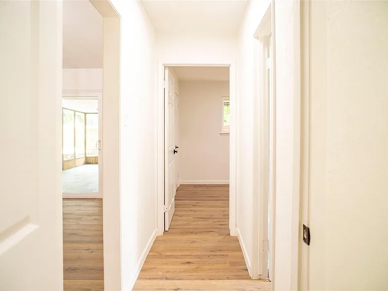 9214 Woodland Oaks Dr — Photo 9