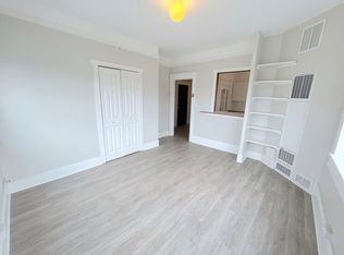 1722 N 45th St APT 6, Seattle, WA 98103