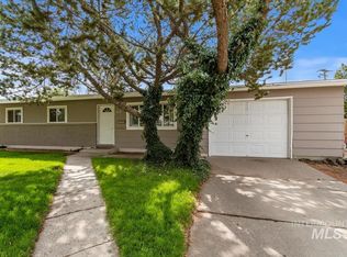 1112 Maple Dr, Mountain Home, ID 83647