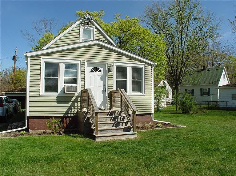 1st image of 2809 James Ave