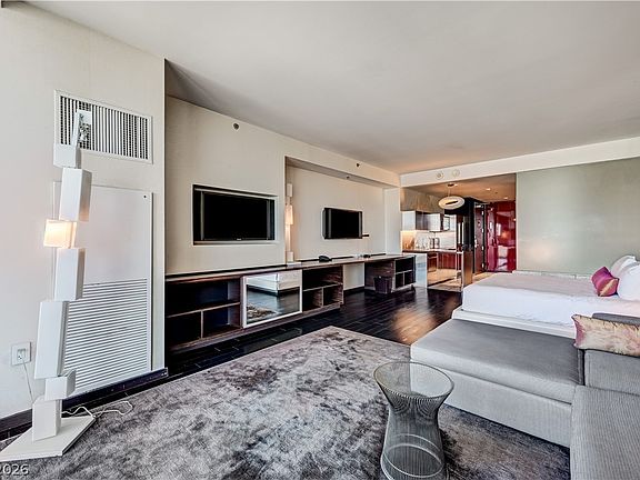 3rd image of 4381 W Flamingo Rd #2807