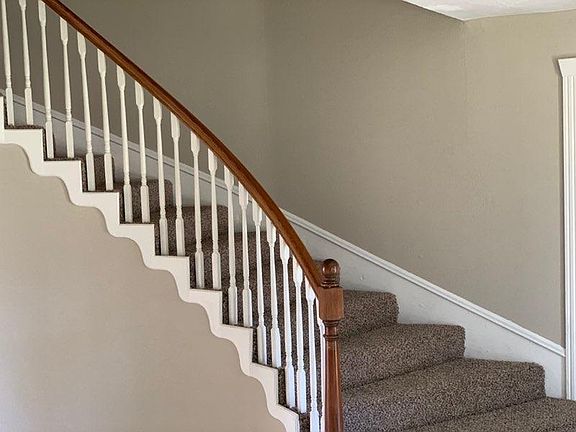 2nd image of 3807 Fernglade Dr
