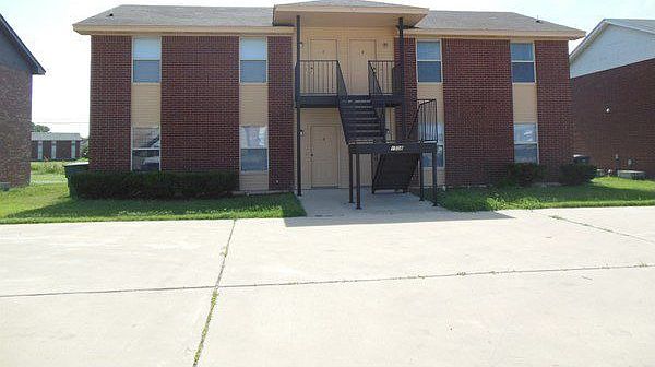 1st image of 1508 Benttree Dr APT D