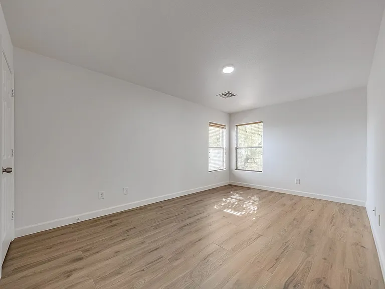 10429 Vinson Point Ave — Photo 22