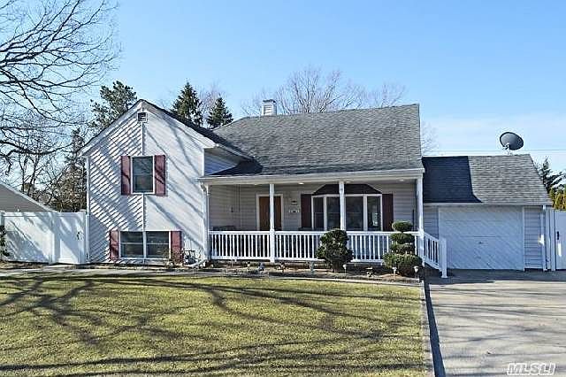1st image of 15 Barbara Dr