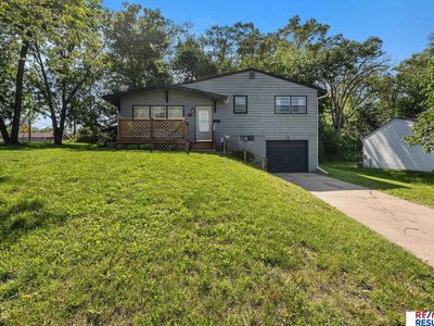 5704 N 68th St, Omaha, NE, 68104