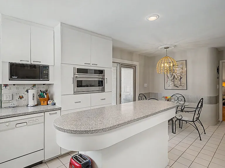 8311 Juniper St — Photo 13
