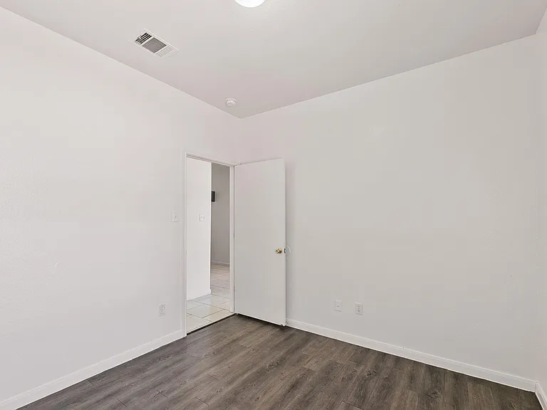 2302 S Bagdad Rd #A — Photo 14