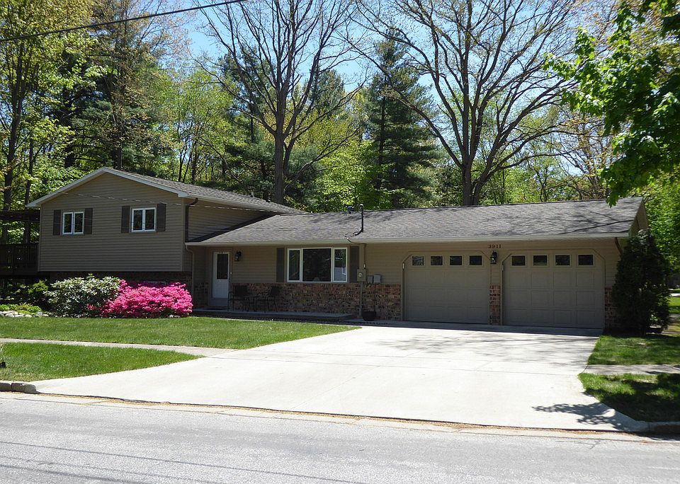 1st image of 3911 Woodside Dr