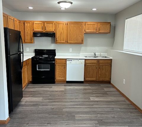 3rd image of 3557 Ash St #13