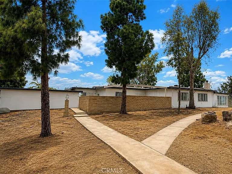 17301 Palm Rd — Photo 2