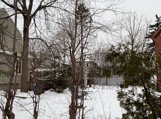 516 Churchill Ave N, Ottawa, ON K1Z 5E3