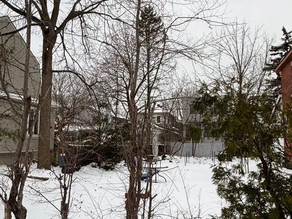 516 Churchill Ave N, Ottawa, ON K1Z 5E3