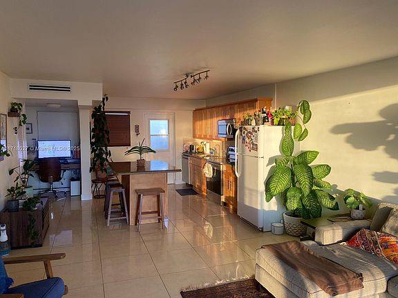4th image of 7850 Byron Ave APT 1002