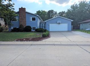 516 Fairdale Rd, Salina, KS 67401