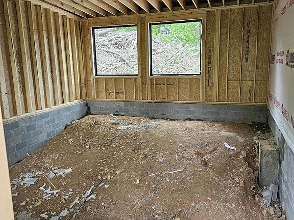 4th image of 4147 Dollys Dr