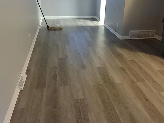 5th image of 807 Manning Ave #831