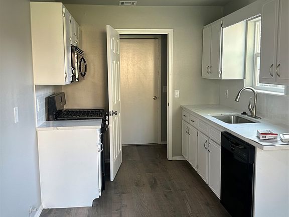 5th image of 2725 S Narcissus Ave