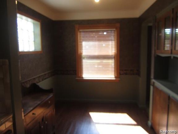 3rd image of 17901 Biehl St