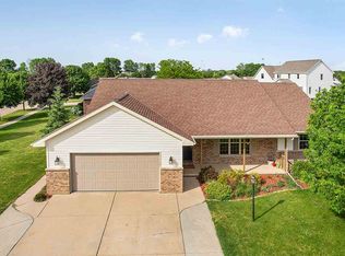 1298 Carmen Ct, De Pere, WI 54115