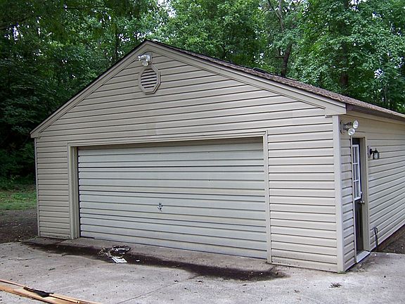 4th image of 6616 Hagerty Ln