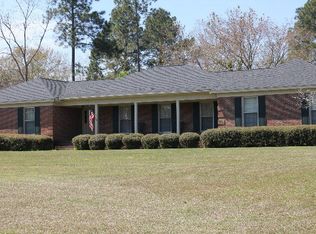 5609 Forest Lake Dr, Tifton, GA 31794