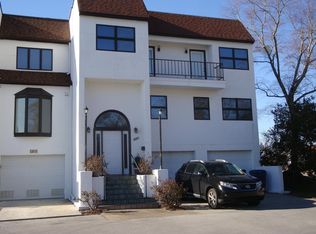 202 Washington Harbour Dr, Washington, NC 27889