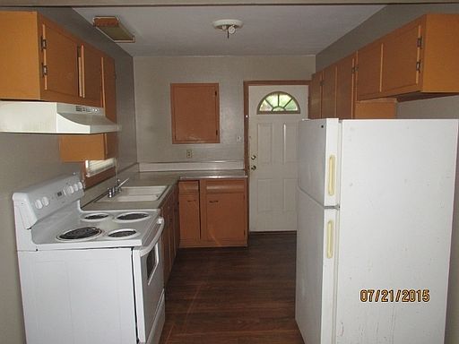 4th image of 2305 E 81st St