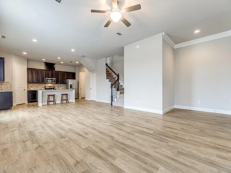 603 Ansley Way — Photo 2